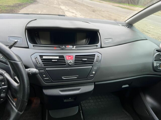 Чорний Сітроен С4 Пікассо, об'ємом двигуна 1.6 л та пробігом 200 тис. км за 5800 $, фото 8 на Automoto.ua