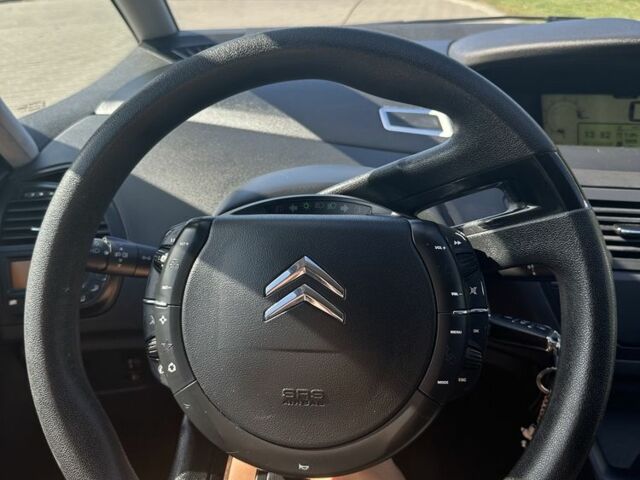 Чорний Сітроен С4 Пікассо, об'ємом двигуна 1.6 л та пробігом 270 тис. км за 4500 $, фото 7 на Automoto.ua