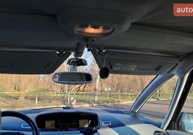 Чорний Сітроен С4 Пікассо, об'ємом двигуна 2 л та пробігом 215 тис. км за 6850 $, фото 27 на Automoto.ua