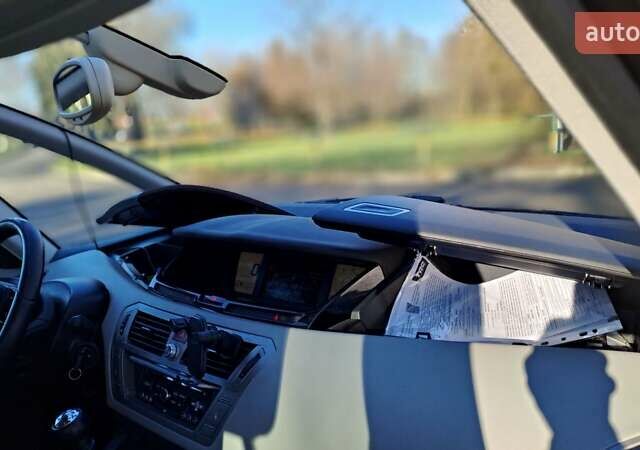 Чорний Сітроен С4 Пікассо, об'ємом двигуна 2 л та пробігом 215 тис. км за 6850 $, фото 33 на Automoto.ua