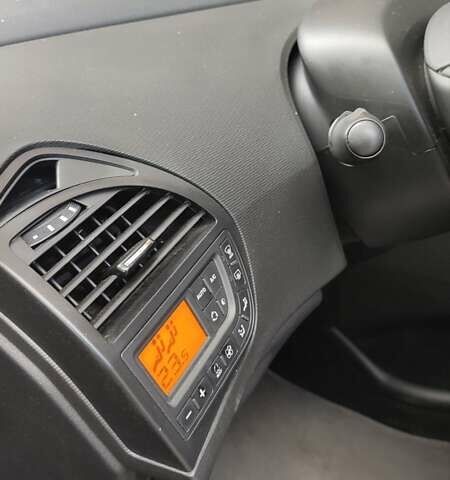 Чорний Сітроен С4 Пікассо, об'ємом двигуна 1.6 л та пробігом 279 тис. км за 5999 $, фото 13 на Automoto.ua