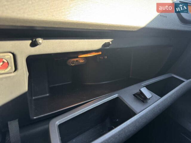 Чорний Сітроен С4 Пікассо, об'ємом двигуна 1.5 л та пробігом 258 тис. км за 7200 $, фото 12 на Automoto.ua