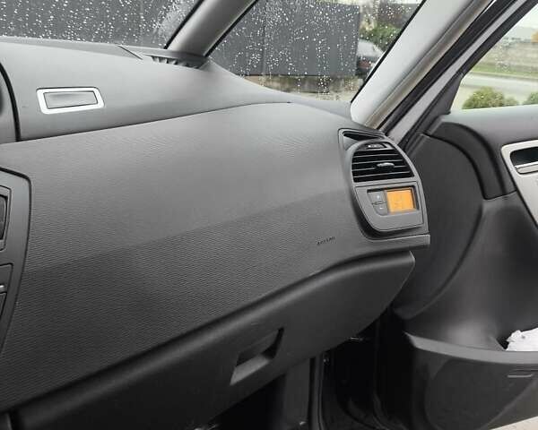 Чорний Сітроен С4 Пікассо, об'ємом двигуна 1.6 л та пробігом 195 тис. км за 8300 $, фото 4 на Automoto.ua