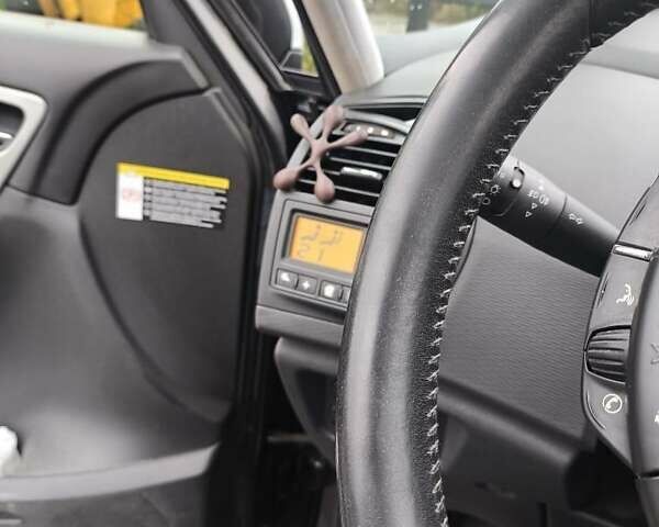 Чорний Сітроен С4 Пікассо, об'ємом двигуна 1.6 л та пробігом 195 тис. км за 8300 $, фото 5 на Automoto.ua