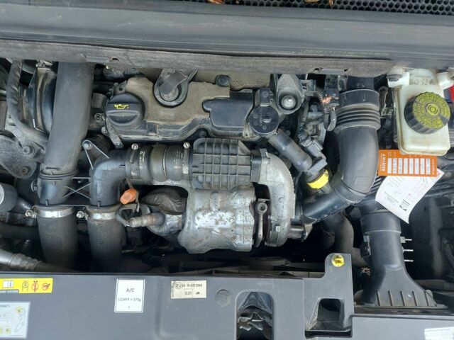 Чорний Сітроен С4 Пікассо, об'ємом двигуна 1.6 л та пробігом 235 тис. км за 9900 $, фото 8 на Automoto.ua