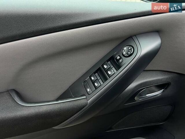 Чорний Сітроен С4 Пікассо, об'ємом двигуна 1.6 л та пробігом 238 тис. км за 10000 $, фото 13 на Automoto.ua