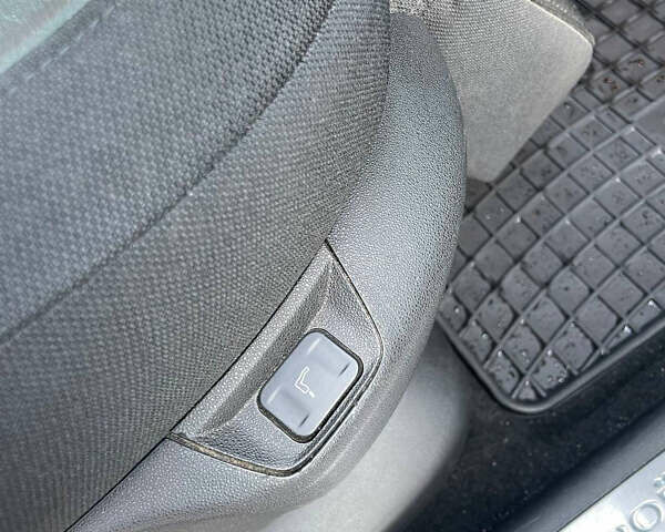 Чорний Сітроен С4 Пікассо, об'ємом двигуна 2 л та пробігом 260 тис. км за 11000 $, фото 23 на Automoto.ua