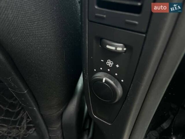 Чорний Сітроен С4 Пікассо, об'ємом двигуна 1.6 л та пробігом 238 тис. км за 10000 $, фото 14 на Automoto.ua