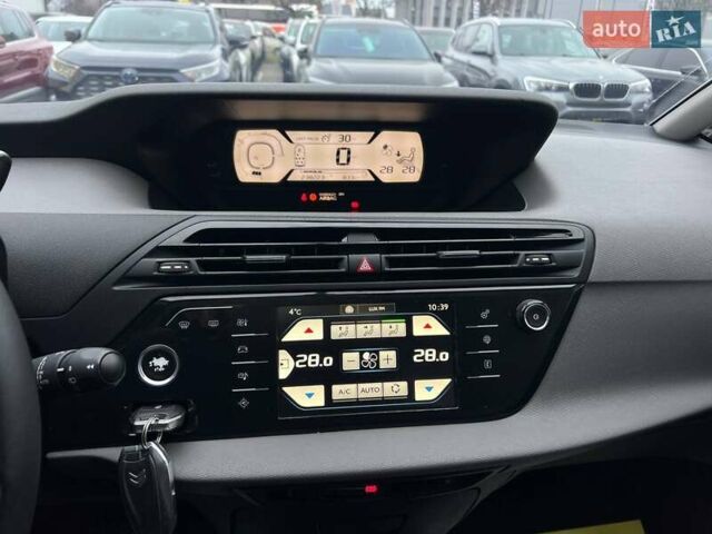 Чорний Сітроен С4 Пікассо, об'ємом двигуна 1.6 л та пробігом 238 тис. км за 10000 $, фото 12 на Automoto.ua