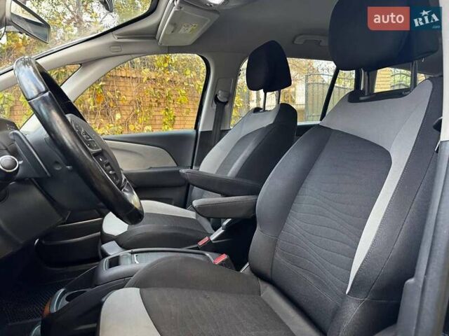 Ситроен С4 Пикассо 2015 в Киеве на Automoto.ua Черный Ситроен С4 Пикассо, объемом двигателя 2 л и пробегом 283 тыс. км за 10490 $, фото 17 на Automoto.ua