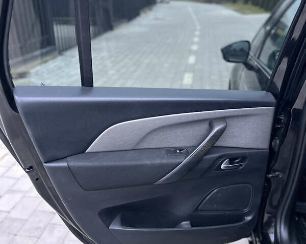 Черный Ситроен С4 Пикассо, объемом двигателя 1.56 л и пробегом 233 тыс. км за 7999 $, фото 27 на Automoto.ua