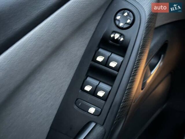 Чорний Сітроен С4 Пікассо, об'ємом двигуна 1.56 л та пробігом 206 тис. км за 11500 $, фото 22 на Automoto.ua