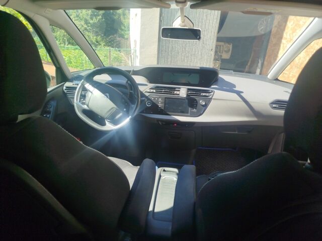 Чорний Сітроен С4 Пікассо, об'ємом двигуна 1.6 л та пробігом 235 тис. км за 10800 $, фото 4 на Automoto.ua