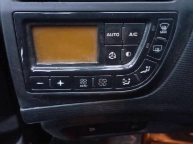 Черный Ситроен С4 Пикассо, объемом двигателя 2 л и пробегом 353 тыс. км за 4500 $, фото 2 на Automoto.ua