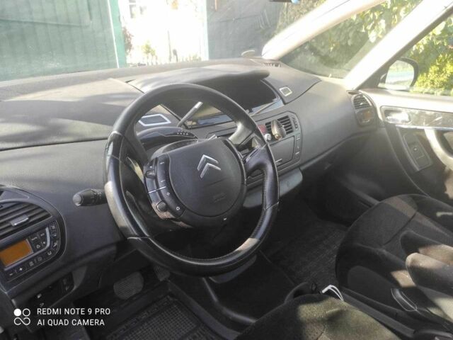 Черный Ситроен С4 Пикассо, объемом двигателя 2 л и пробегом 353 тыс. км за 4500 $, фото 13 на Automoto.ua