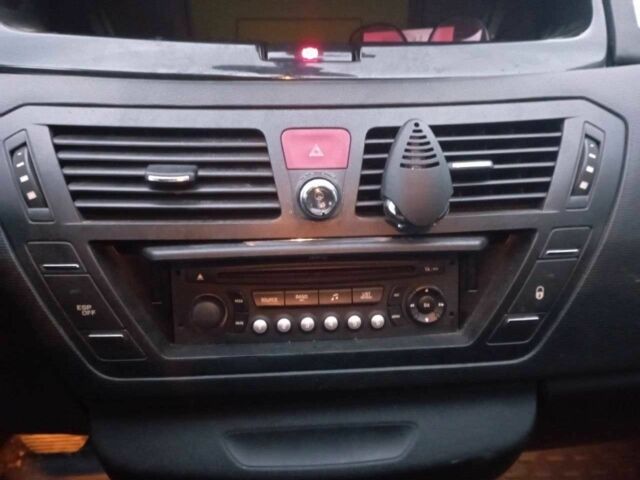 Черный Ситроен С4 Пикассо, объемом двигателя 2 л и пробегом 353 тыс. км за 4500 $, фото 6 на Automoto.ua