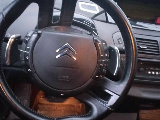 Черный Ситроен С4 Пикассо, объемом двигателя 2 л и пробегом 353 тыс. км за 4500 $, фото 3 на Automoto.ua