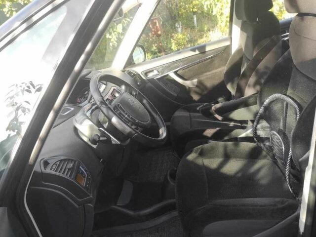 Черный Ситроен С4 Пикассо, объемом двигателя 2 л и пробегом 353 тыс. км за 4500 $, фото 14 на Automoto.ua