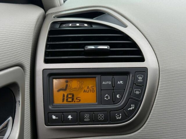 Черный Ситроен С4 Пикассо, объемом двигателя 1.7 л и пробегом 210 тыс. км за 6999 $, фото 20 на Automoto.ua