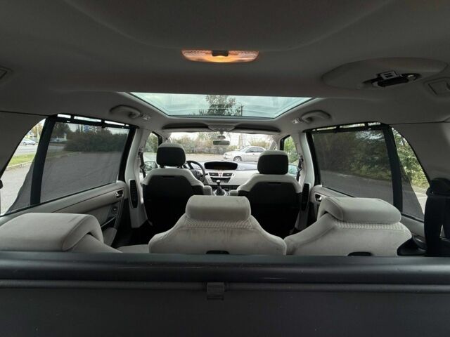 Черный Ситроен С4 Пикассо, объемом двигателя 1.7 л и пробегом 210 тыс. км за 6999 $, фото 10 на Automoto.ua