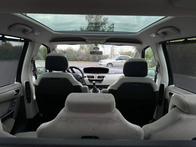 Черный Ситроен С4 Пикассо, объемом двигателя 1.7 л и пробегом 210 тыс. км за 6999 $, фото 11 на Automoto.ua