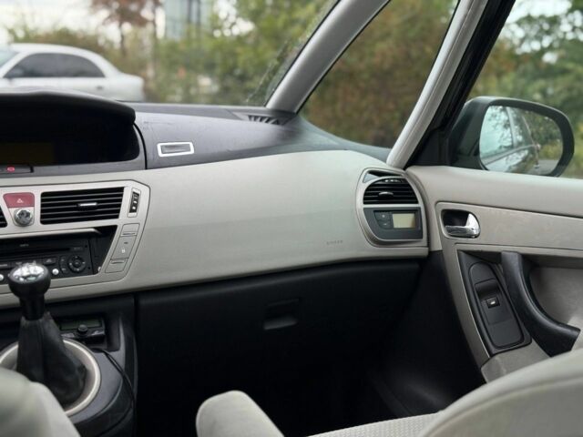 Черный Ситроен С4 Пикассо, объемом двигателя 1.7 л и пробегом 210 тыс. км за 6999 $, фото 15 на Automoto.ua