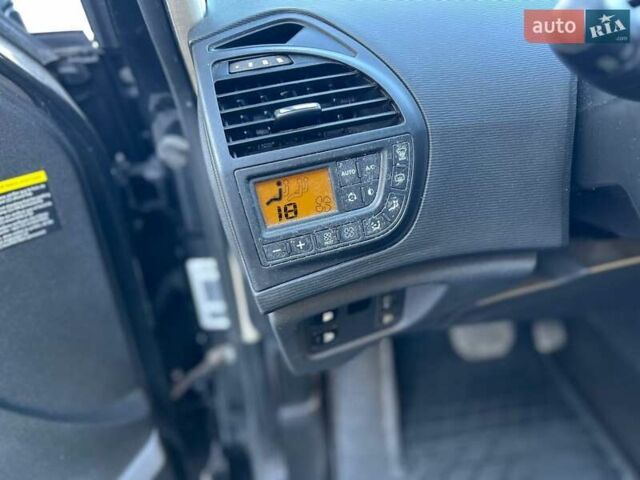 Чорний Сітроен С4 Пікассо, об'ємом двигуна 2 л та пробігом 228 тис. км за 4999 $, фото 10 на Automoto.ua