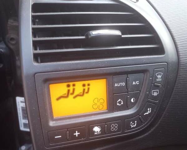 Черный Ситроен С4 Пикассо, объемом двигателя 1.56 л и пробегом 218 тыс. км за 6200 $, фото 12 на Automoto.ua