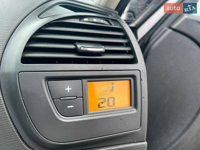 Чорний Сітроен С4 Пікассо, об'ємом двигуна 1.6 л та пробігом 270 тис. км за 6690 $, фото 20 на Automoto.ua