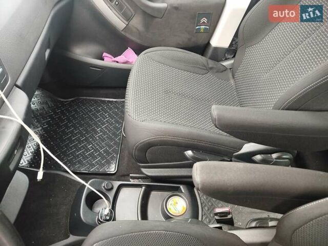 Черный Ситроен С4 Пикассо, объемом двигателя 1.6 л и пробегом 170 тыс. км за 6100 $, фото 15 на Automoto.ua