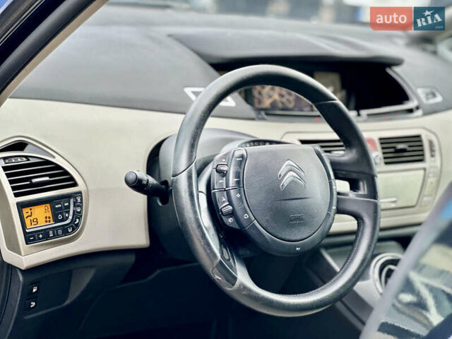 Сітроен С4 Пікассо 2011 у Києві на Automoto.ua Чорний Сітроен С4 Пікассо, об'ємом двигуна 1.56 л та пробігом 230 тис. км за 7900 $, фото 9 на Automoto.ua