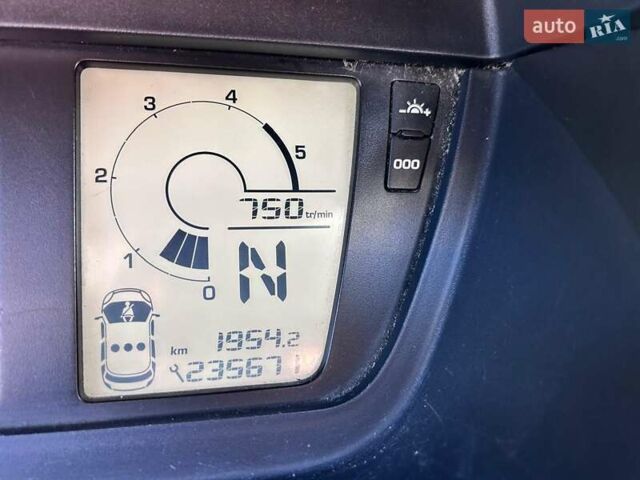 Чорний Сітроен С4 Пікассо, об'ємом двигуна 1.56 л та пробігом 235 тис. км за 6800 $, фото 8 на Automoto.ua