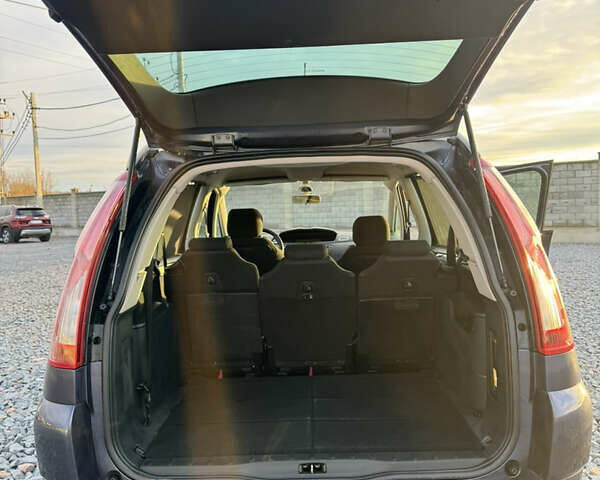 Фиолетовый Ситроен С4 Пикассо, объемом двигателя 1.6 л и пробегом 226 тыс. км за 5500 $, фото 13 на Automoto.ua