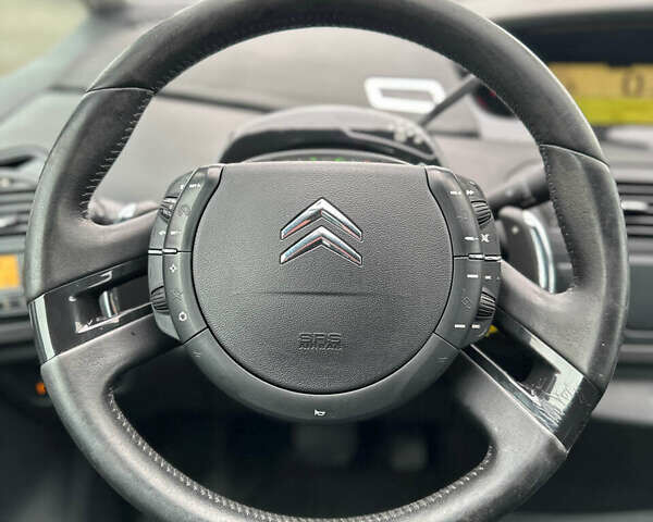 Фиолетовый Ситроен С4 Пикассо, объемом двигателя 2 л и пробегом 205 тыс. км за 6999 $, фото 18 на Automoto.ua