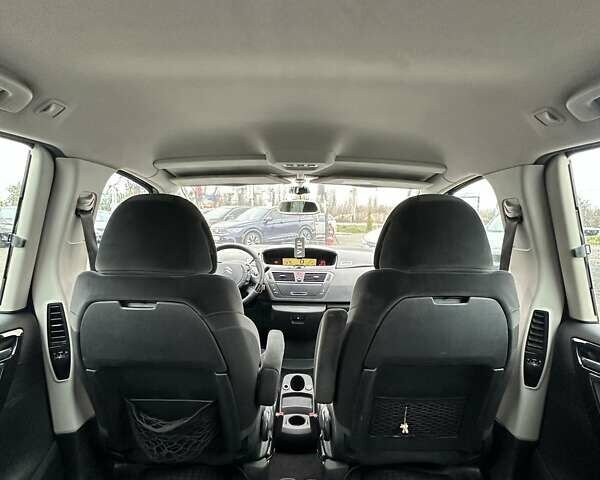 Фиолетовый Ситроен С4 Пикассо, объемом двигателя 2 л и пробегом 205 тыс. км за 7600 $, фото 13 на Automoto.ua