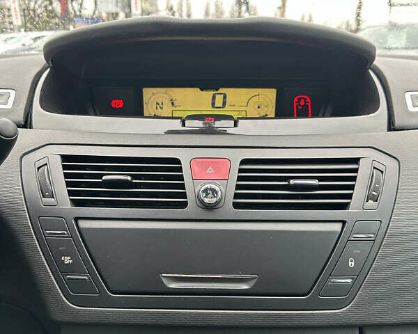 Фиолетовый Ситроен С4 Пикассо, объемом двигателя 2 л и пробегом 205 тыс. км за 6999 $, фото 19 на Automoto.ua