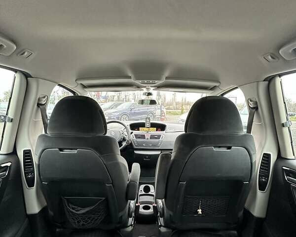 Фиолетовый Ситроен С4 Пикассо, объемом двигателя 2 л и пробегом 205 тыс. км за 6999 $, фото 14 на Automoto.ua