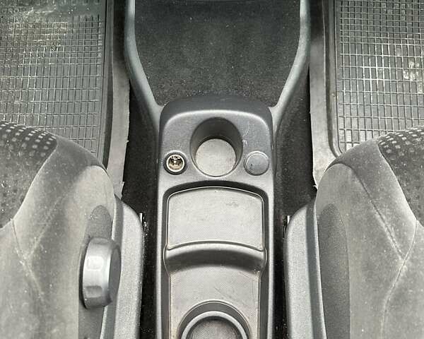 Фиолетовый Ситроен С4 Пикассо, объемом двигателя 2 л и пробегом 205 тыс. км за 7600 $, фото 26 на Automoto.ua