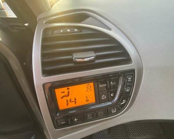 Коричневий Сітроен С4 Пікассо, об'ємом двигуна 2 л та пробігом 212 тис. км за 6900 $, фото 28 на Automoto.ua