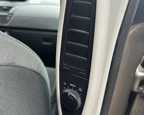 Коричневый Ситроен С4 Пикассо, объемом двигателя 1.56 л и пробегом 250 тыс. км за 4750 $, фото 39 на Automoto.ua