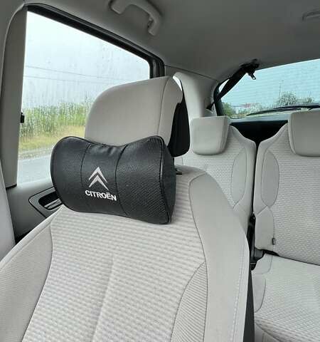 Коричневый Ситроен С4 Пикассо, объемом двигателя 2 л и пробегом 200 тыс. км за 5600 $, фото 9 на Automoto.ua