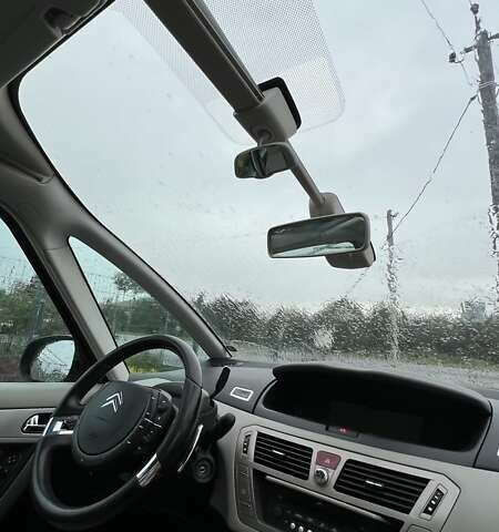 Коричневый Ситроен С4 Пикассо, объемом двигателя 2 л и пробегом 200 тыс. км за 5600 $, фото 8 на Automoto.ua