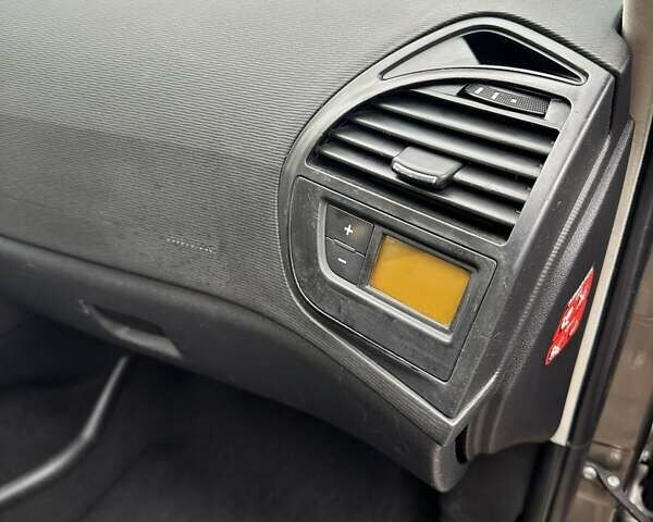 Коричневий Сітроен С4 Пікассо, об'ємом двигуна 1.56 л та пробігом 250 тис. км за 4500 $, фото 47 на Automoto.ua