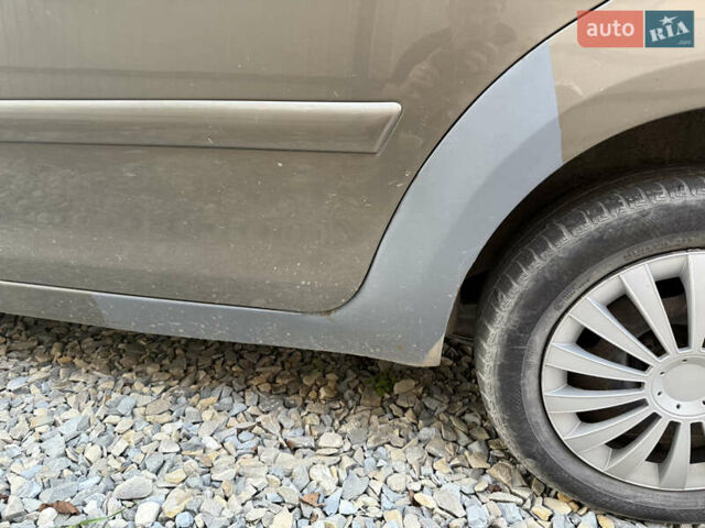 Коричневый Ситроен С4 Пикассо, объемом двигателя 1.56 л и пробегом 280 тыс. км за 4150 $, фото 6 на Automoto.ua