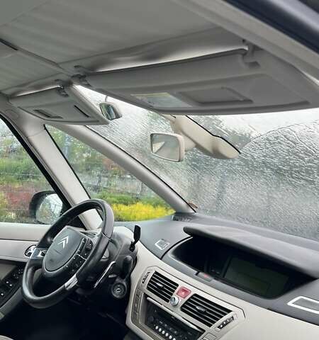 Коричневый Ситроен С4 Пикассо, объемом двигателя 2 л и пробегом 200 тыс. км за 5600 $, фото 3 на Automoto.ua