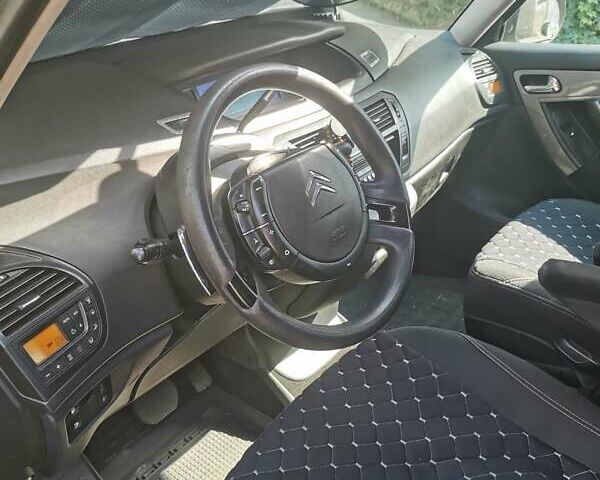 Ситроен С4 Пикассо 2008 в Белой Церкве на Automoto.ua Коричневый Ситроен С4 Пикассо, объемом двигателя 2 л и пробегом 210 тыс. км за 6500 $, фото 9 на Automoto.ua