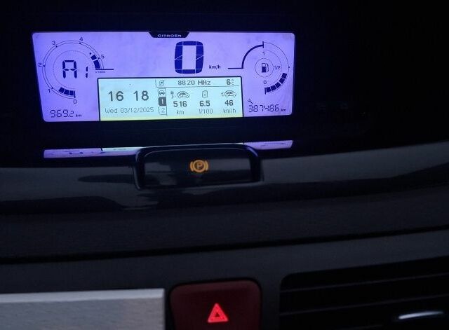 Коричневий Сітроен С4 Пікассо, об'ємом двигуна 2 л та пробігом 387 тис. км за 5100 $, фото 5 на Automoto.ua