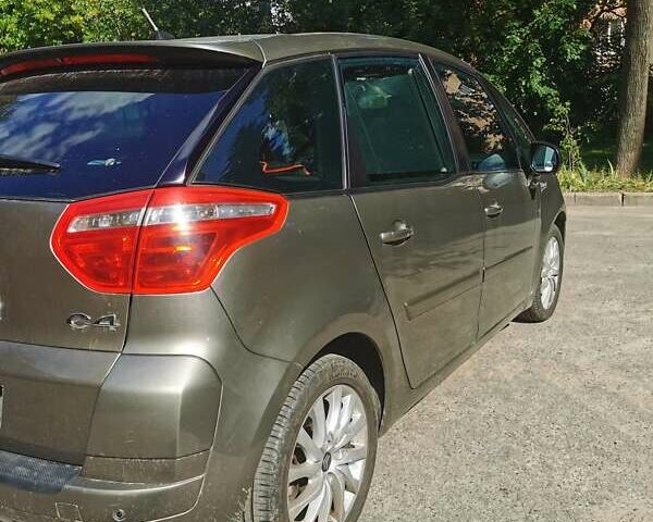 Ситроен С4 Пикассо 2008 в Белой Церкве на Automoto.ua Коричневый Ситроен С4 Пикассо, объемом двигателя 2 л и пробегом 210 тыс. км за 6500 $, фото 4 на Automoto.ua