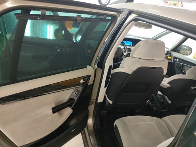 Коричневий Сітроен С4 Пікассо, об'ємом двигуна 2 л та пробігом 180 тис. км за 6500 $, фото 5 на Automoto.ua