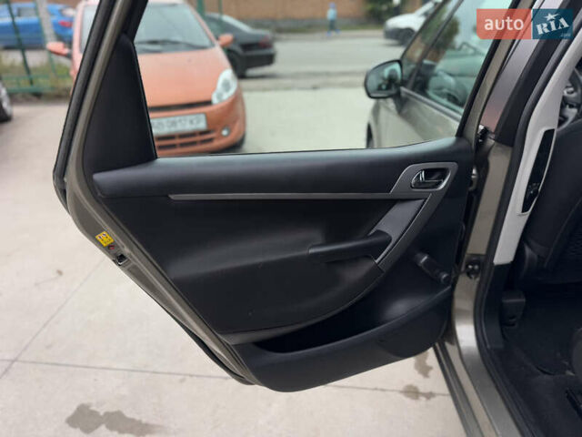 Ситроен С4 Пикассо 2010 в Бердичеве на Automoto.ua Коричневый Ситроен С4 Пикассо, объемом двигателя 1.6 л и пробегом 225 тыс. км за 4150 $, фото 18 на Automoto.ua